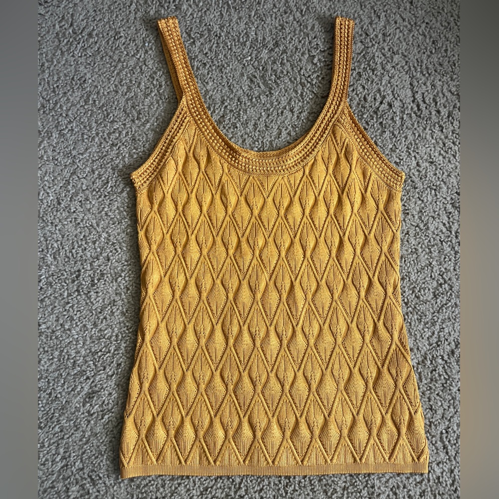 White House Black Market Mustard Textured Diamond Pattern Knit Tank Size M - Picture 5 of 11